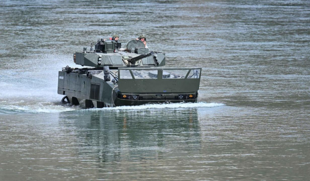 Қарулы күштерге биыл 100-ден астам жауынгерлік машина мен авиациялық техника қабылданды