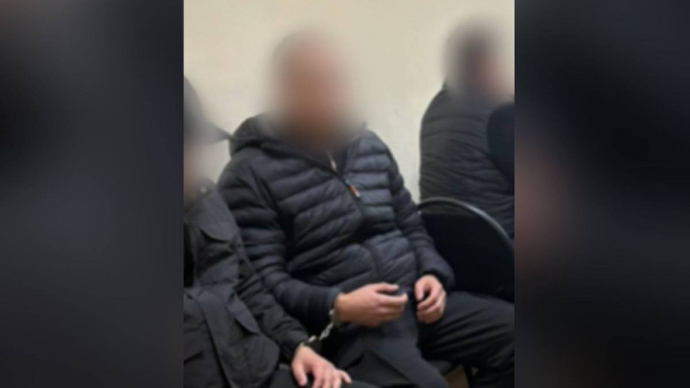 Көлікке күштеп отырғызбақ болды: Қырағы куәгер адам ұрлаудың алдын алды