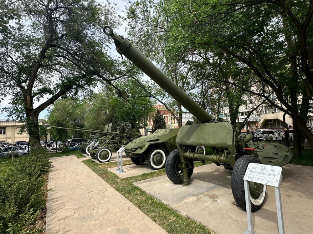 Алматыда әскери техникалар ашық аспан астындағы музейге қойылды