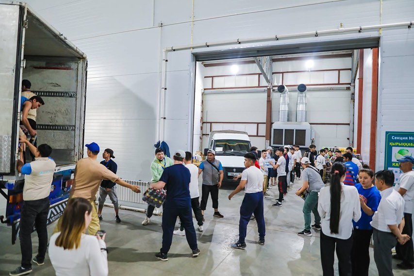 Аманаттықтар Абай облысында зардап шеккендерге 126,5 тонна гуманитарлық көмек жинады