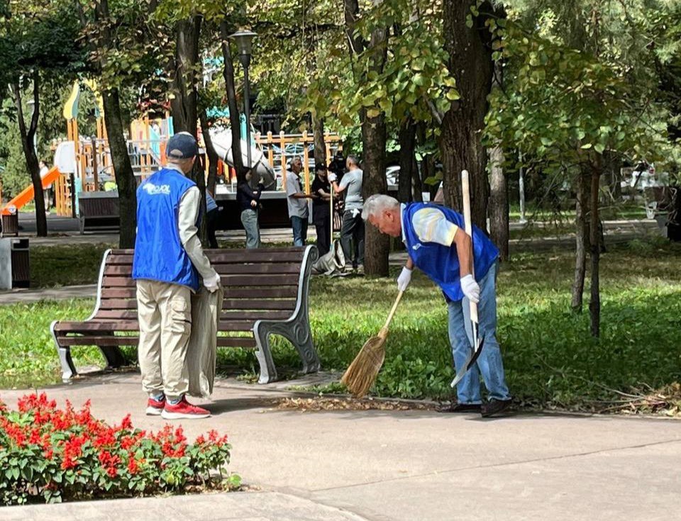 «Таза Қазақстан»: Алматыда 200 адам қатысқан экологиялық сенбілік өтті