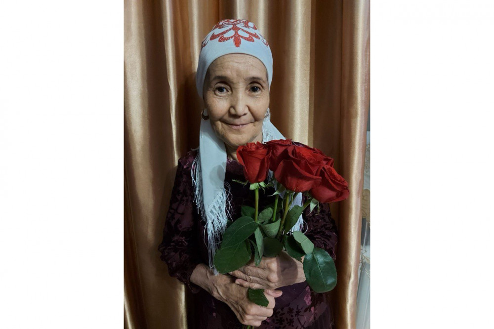 Анна Семенович төсекте жыныстық қатынаста