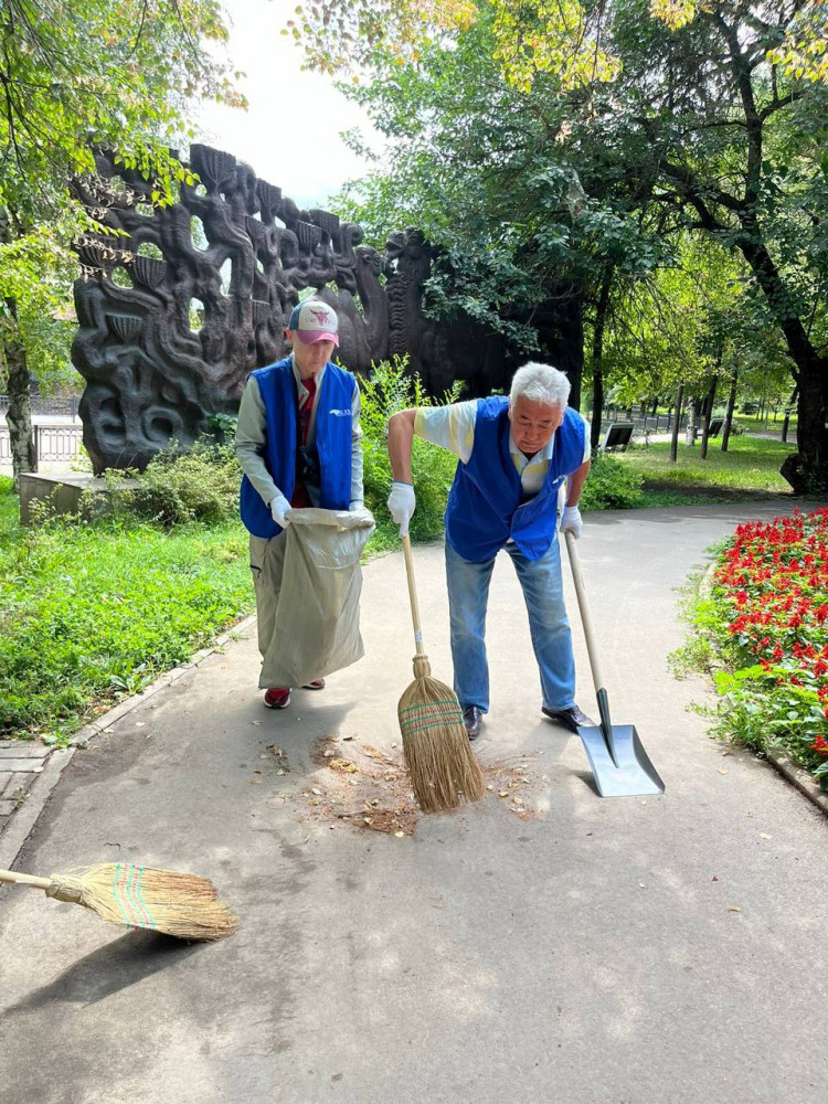 «Таза Қазақстан»: Алматыда 200 адам қатысқан экологиялық сенбілік өтті