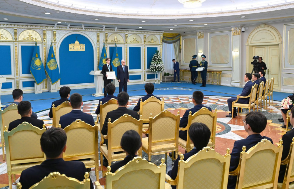 Президент: Олимпиада жеңімпаздарының ұстаздары мемлекеттік марапатқа лайық