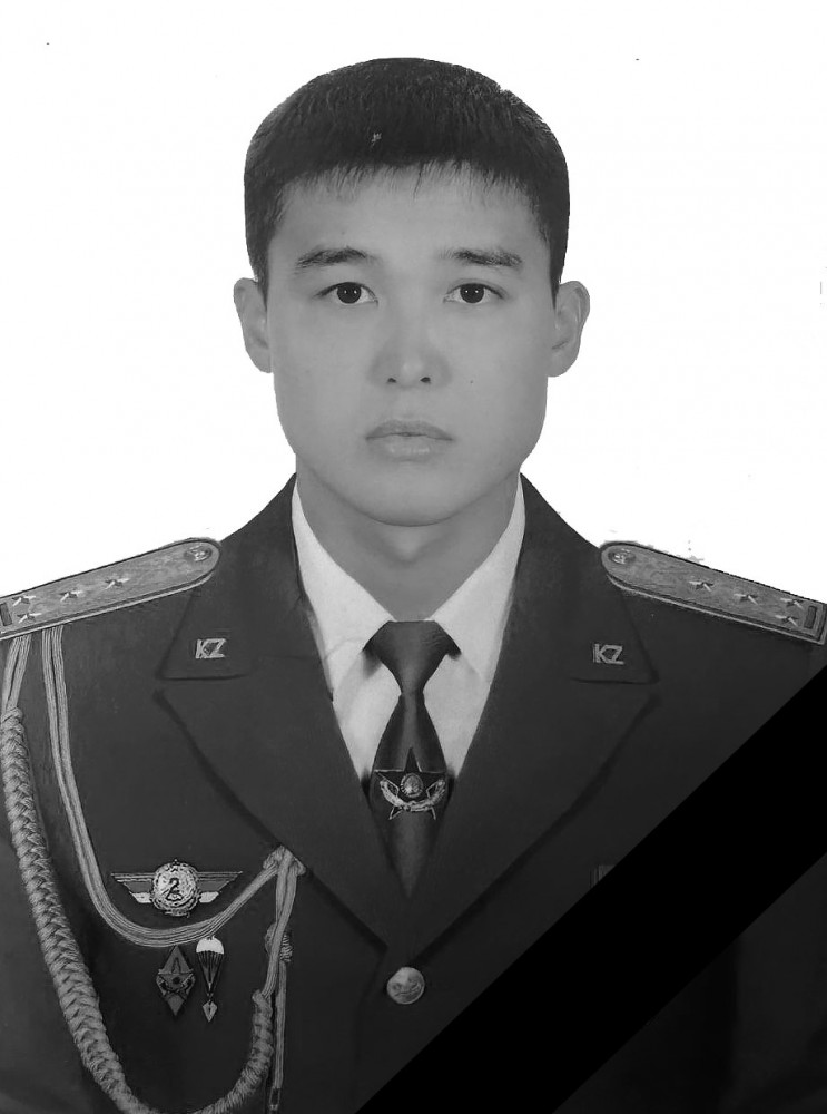 Тікұшақ апатында қаза тапқан ұшқыштың жары: "Батыр ұшқышым, мәңгілікке ұшып кеттің"