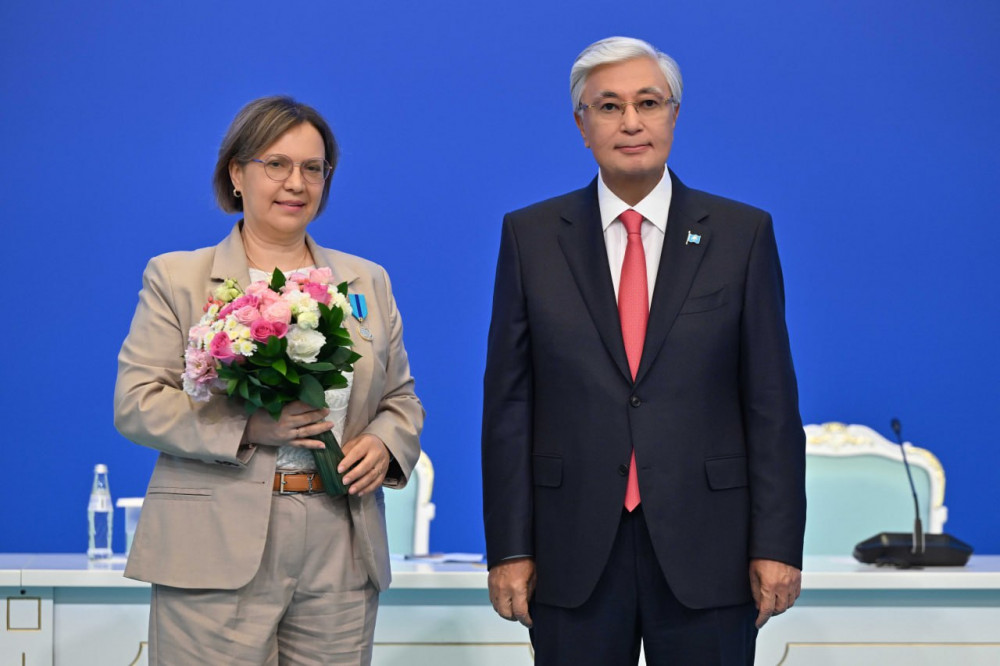 Бір топ ұстаз Президент қолынан мемлекеттік награда алды