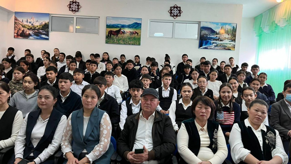 Буллинг пен суицид мәселелері: Прокурорлар мен психологтар оқушылармен онлайн кездесу өткізді