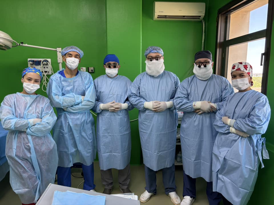 "Бауыр үшін бәріне дайын": Ағасы қарындасына, егіздің сыңары інісіне бүйректерін берді