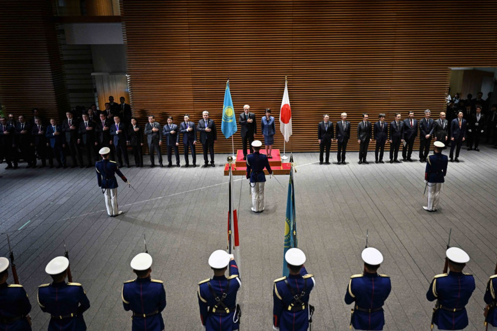 Жапония Премьер-министрінің офисінде Тоқаевты ресми қарсы алу рәсімі өтті