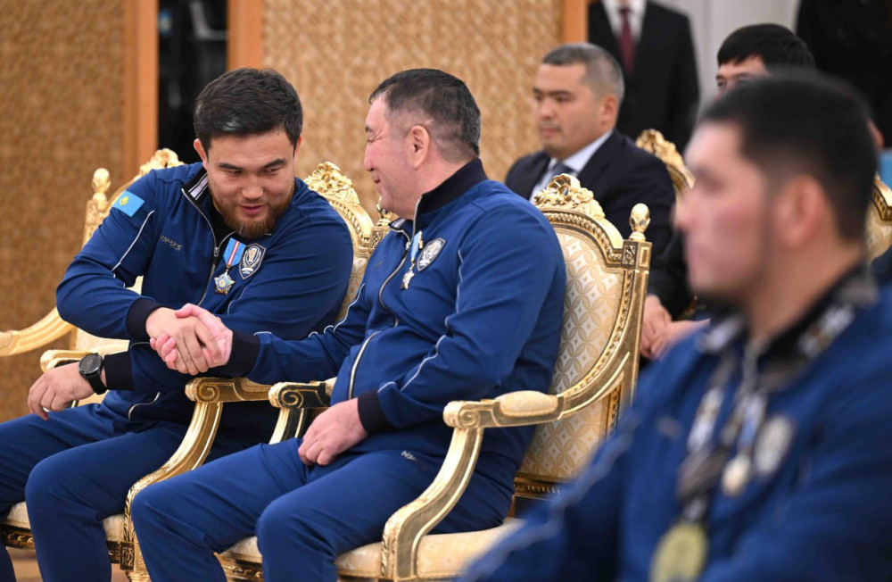 Тоқаев әлем чемпиондарын марапаттады: Әнұранымыз жеті рет шырқалған тарихи жеңіс