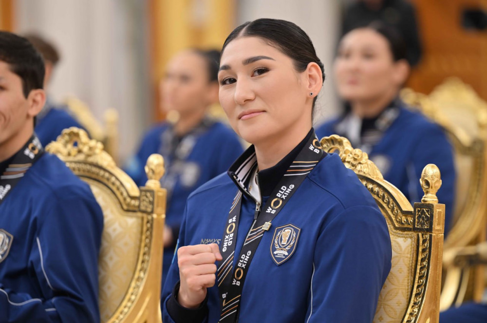 Президент әлем чемпионатында топ жарған боксшылар мен бапкерлерді марапаттады