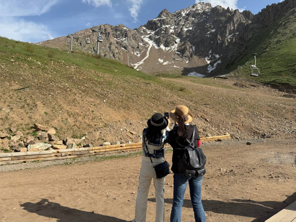 "Қазақтар өте ашық, қарапайым әрі жомарт": Қазақстан қытай туристерін несімен тартады