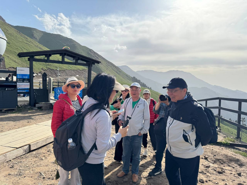 "Қазақтар өте ашық, қарапайым әрі жомарт": Қазақстан қытай туристерін несімен тартады