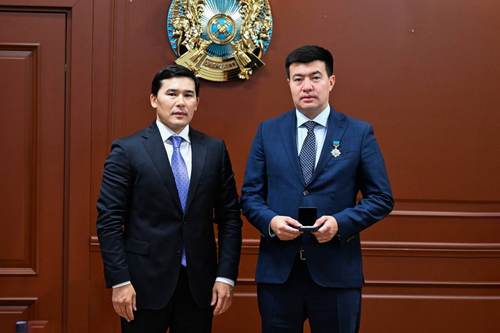 Әлем чемпиондарына құрмет: Қазақстан боксшылары марапатталды