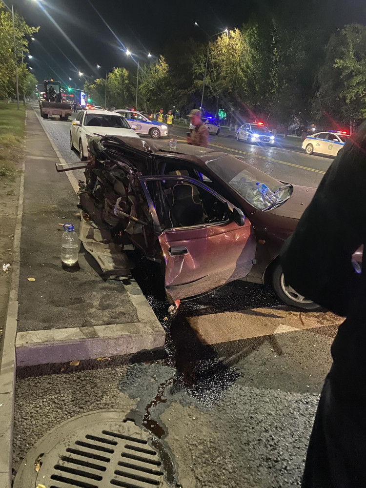 "Көліктің жартысы ғана қалды": Теміртаулық жігіт Астанада көлік ұрлап, жантүршігерлік жол апатына ұшырады