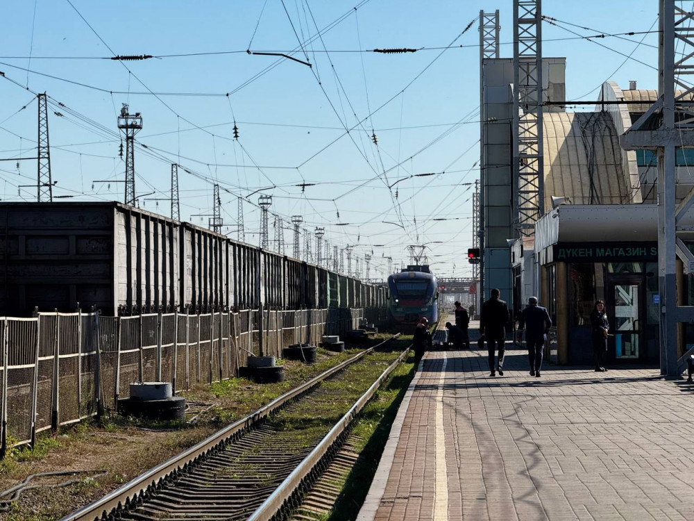 Елдегі теміржол инфрақұрылымының тозуы. Жаңа вагондар мәселені шеше ме?