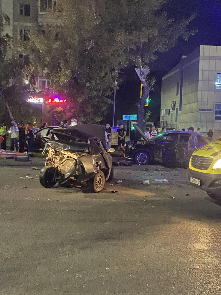 "Көліктің жартысы ғана қалды": Теміртаулық жігіт Астанада көлік ұрлап, жантүршігерлік жол апатына ұшырады