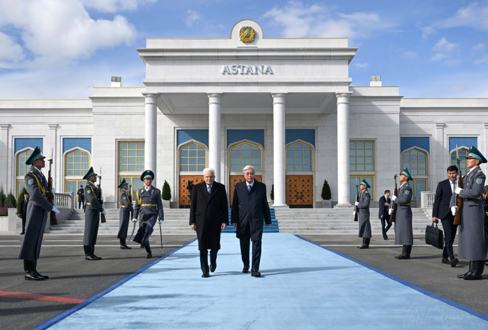 Мемлекет басшысы Италия президентін шығарып салды