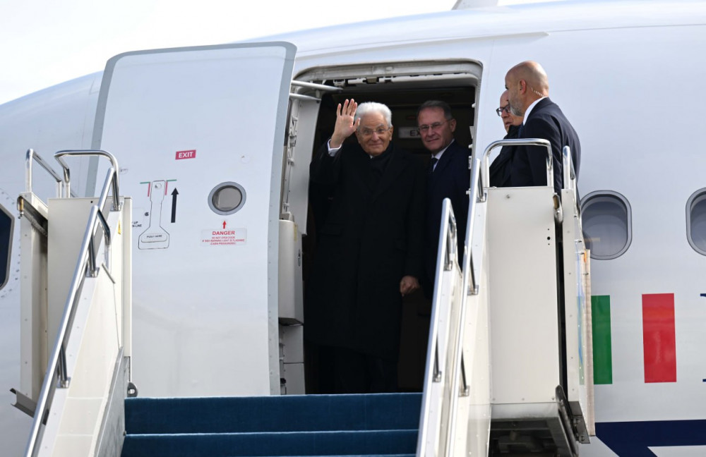 Мемлекет басшысы Италия президентін шығарып салды