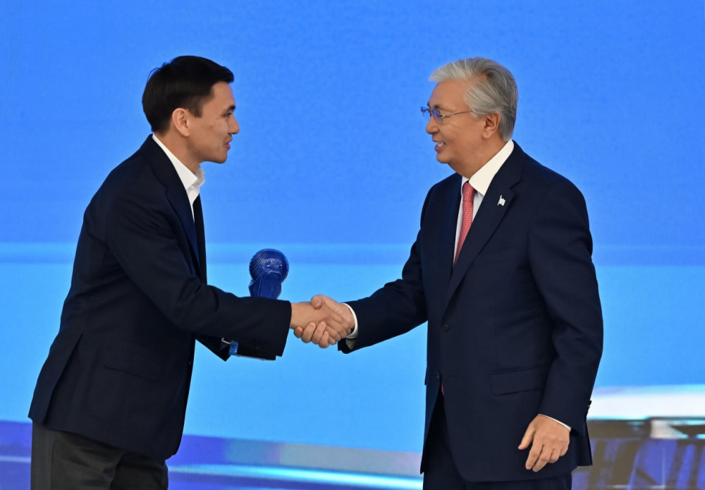 Президент AI SANA Generative Nation байқауының жеңімпаздарын марапаттады