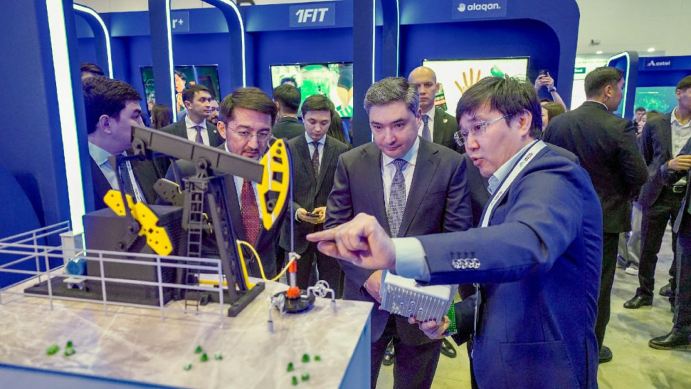 Олжас Бектенов: Президенттің бастамалары Қазақстанның келесі технологиялық серпілісіне бағытталған