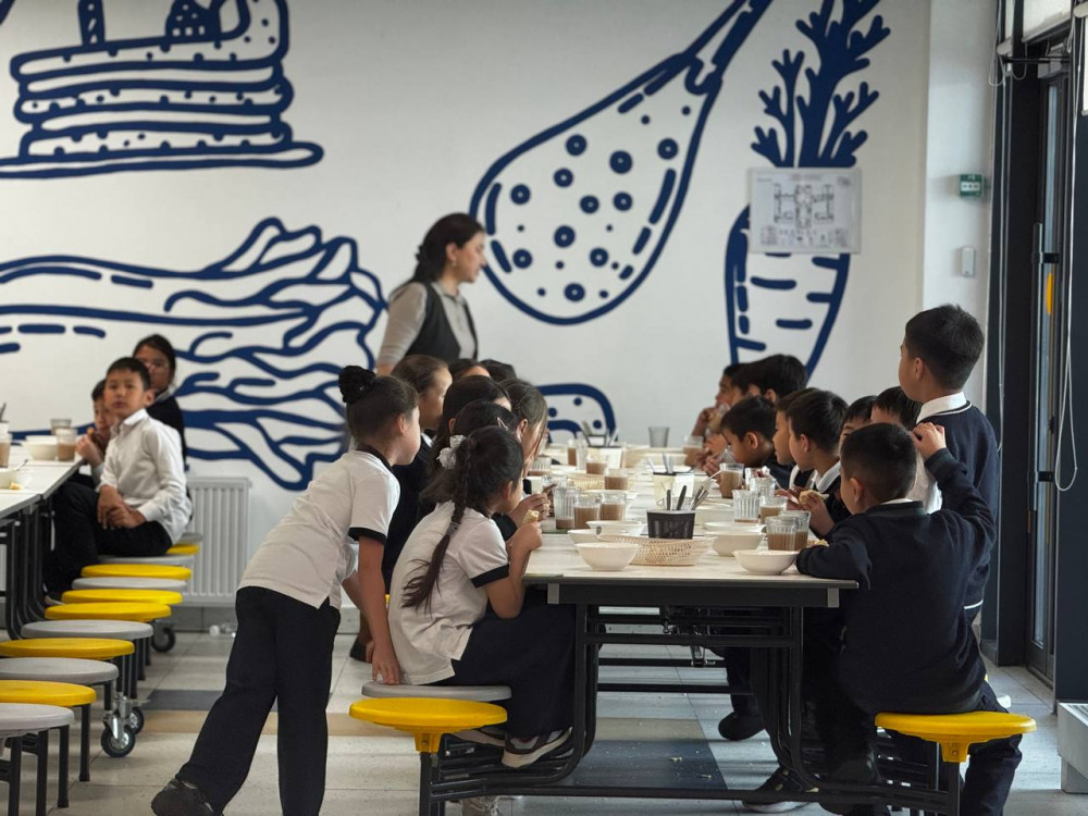 Мектептің “цифрлы” асханасы қалай жұмыс істейді? Фоторепортаж