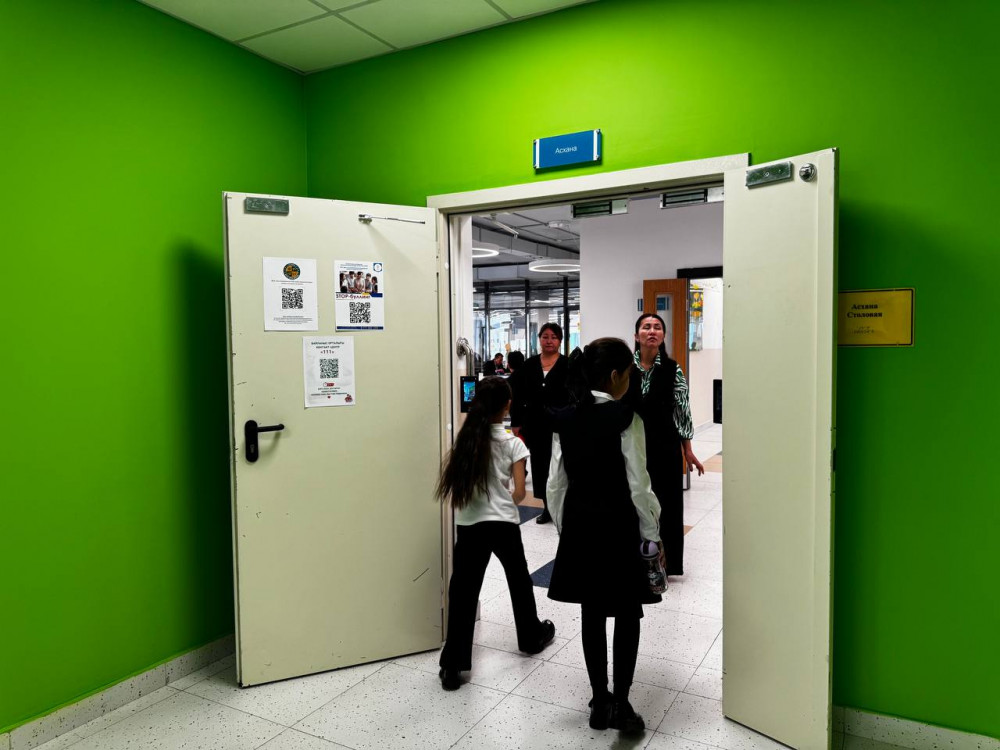 Мектептің “цифрлы” асханасы қалай жұмыс істейді? Фоторепортаж