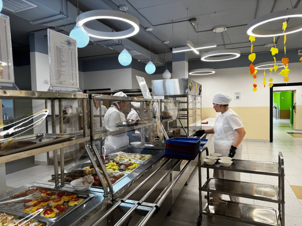 Мектептің “цифрлы” асханасы қалай жұмыс істейді? Фоторепортаж