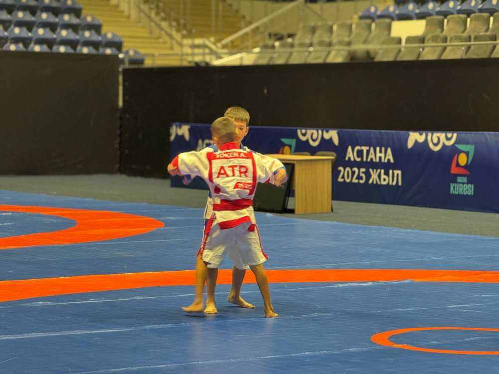 Астана күні: 300 бала қазақ күресінен бақ сынайды