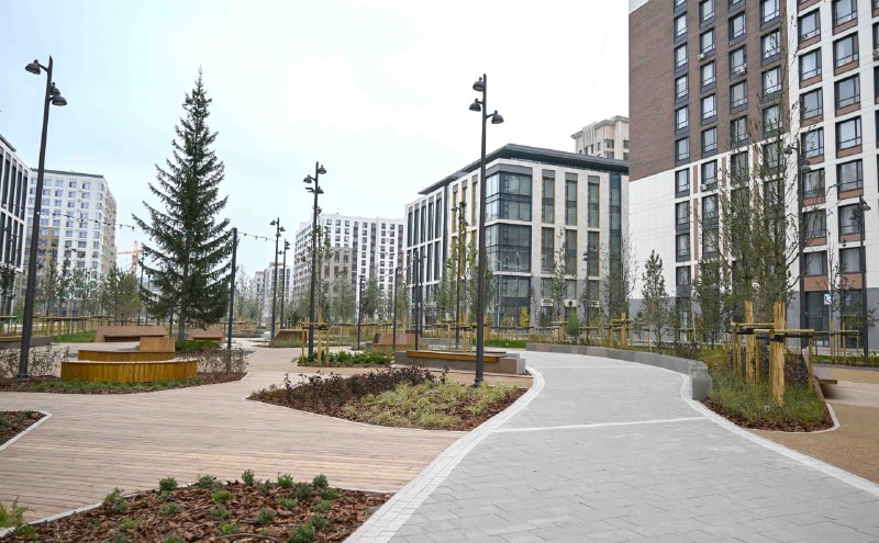 Президент "Нұра" ауданындағы Greenline бульварын аралап көрді