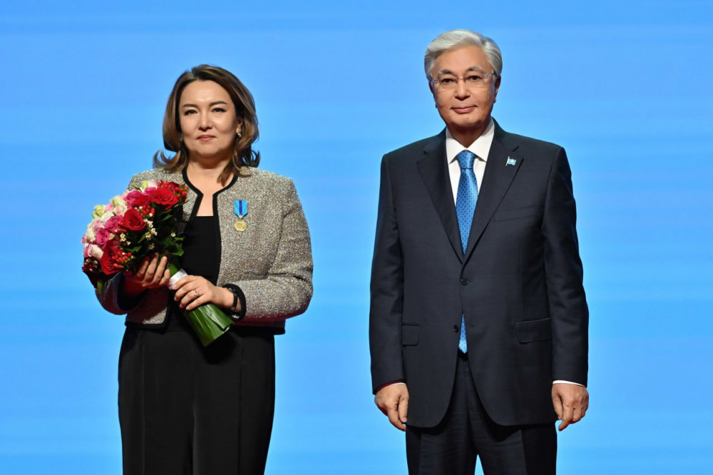 Қасым-Жомарт Тоқаев қоғам қайраткері Вагит Алекперовті І дәрежелі "Барыс" орденімен марапаттады