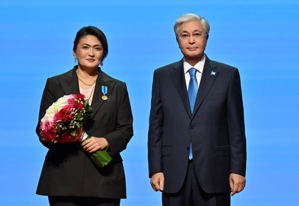 Қасым-Жомарт Тоқаев қоғам қайраткері Вагит Алекперовті І дәрежелі "Барыс" орденімен марапаттады