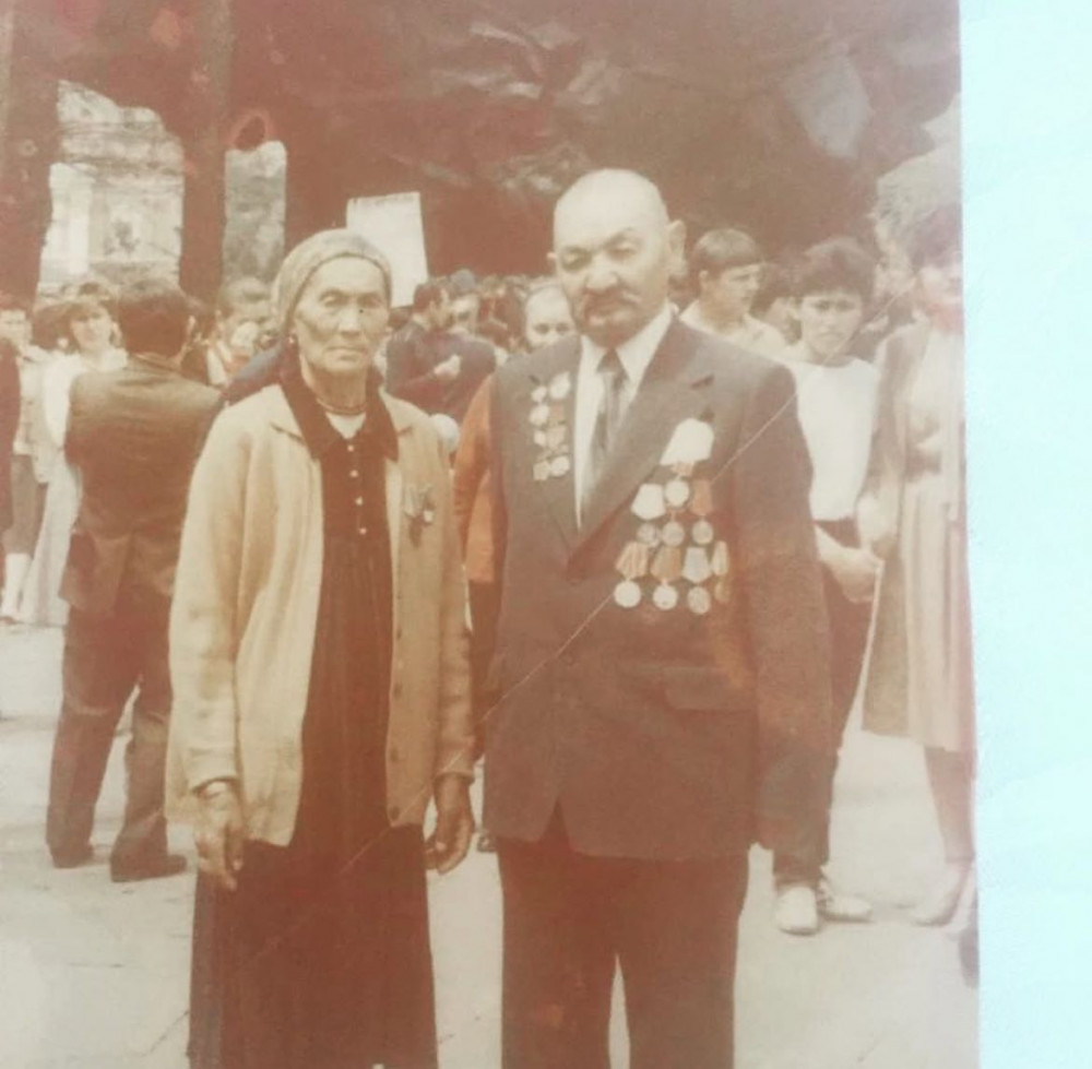 "Өлгеніңе сенбеймін": Депутат көпшілікті жылатқан оқиғаны баяндады