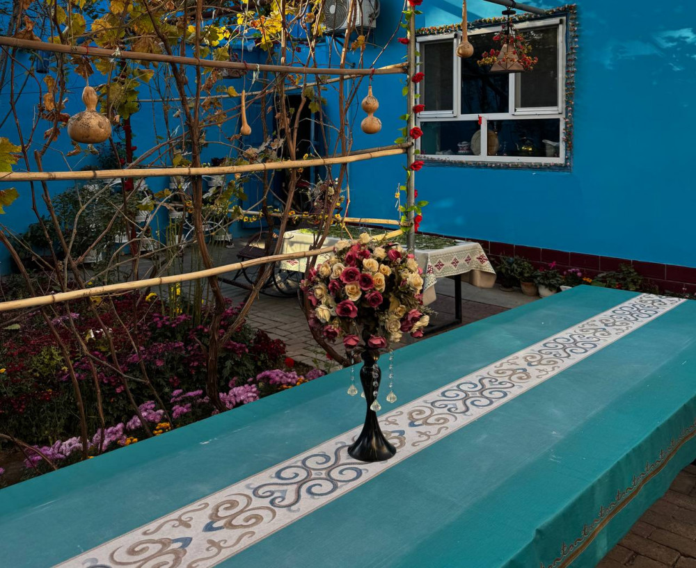 400 мың теңге зейнетақы және тегін білім: Қытай қазақтарының өмірі