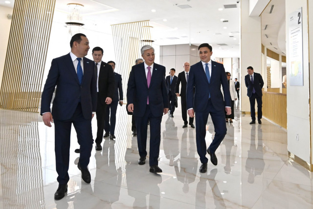 Әуежай, саябақ және конгресс-холл: Тоқаев Шымкенттегі бірқатар нысанды аралап көрді