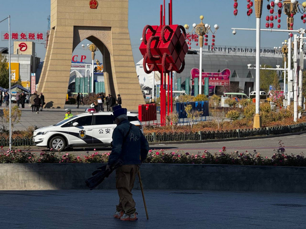 Киім, техника, көлік: Қорғастан не сатып алуға болады?