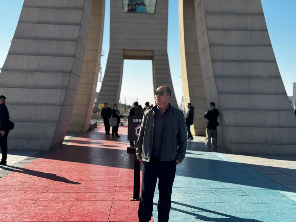 Киім, техника, көлік: Қорғастан не сатып алуға болады?