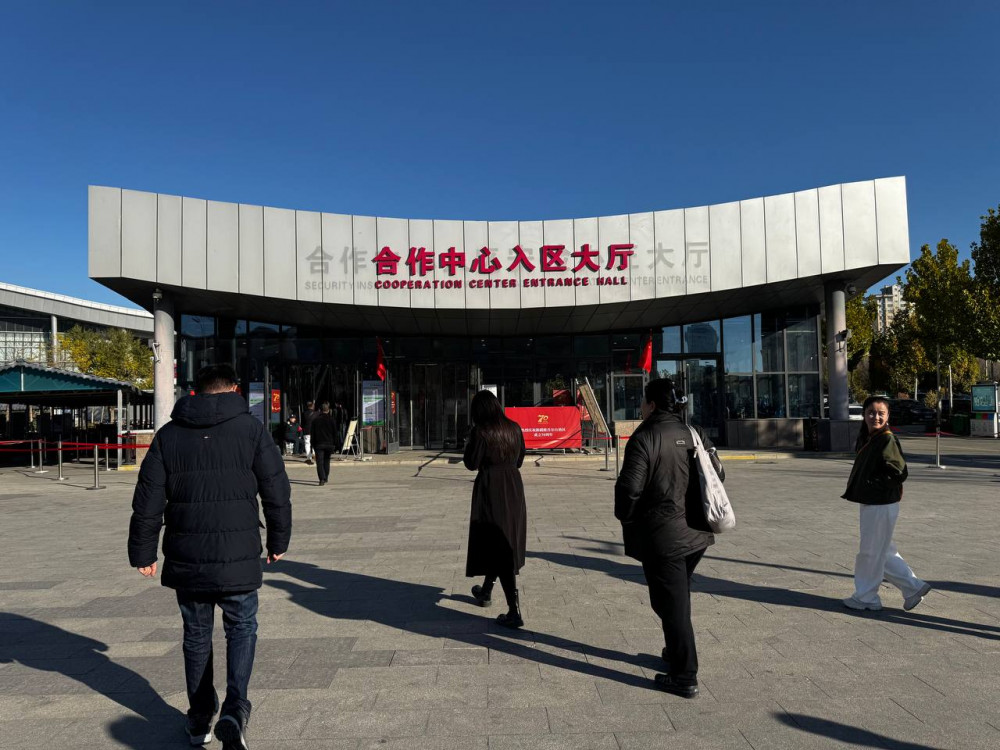 Киім, техника, көлік: Қорғастан не сатып алуға болады?