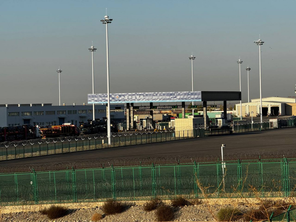 Киім, техника, көлік: Қорғастан не сатып алуға болады?