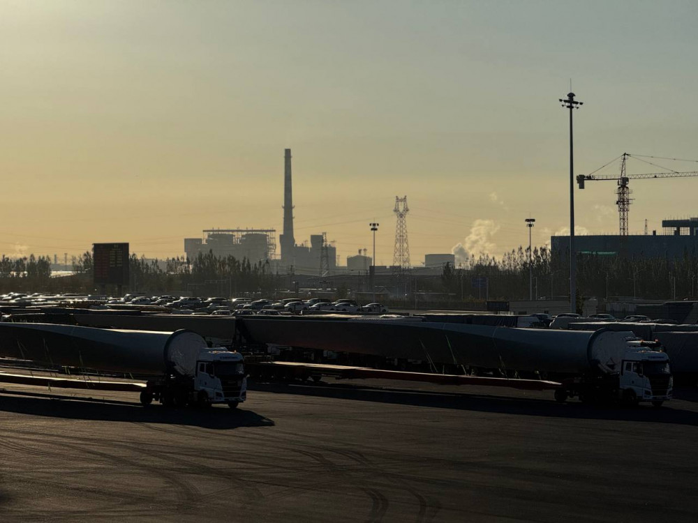 Киім, техника, көлік: Қорғастан не сатып алуға болады?