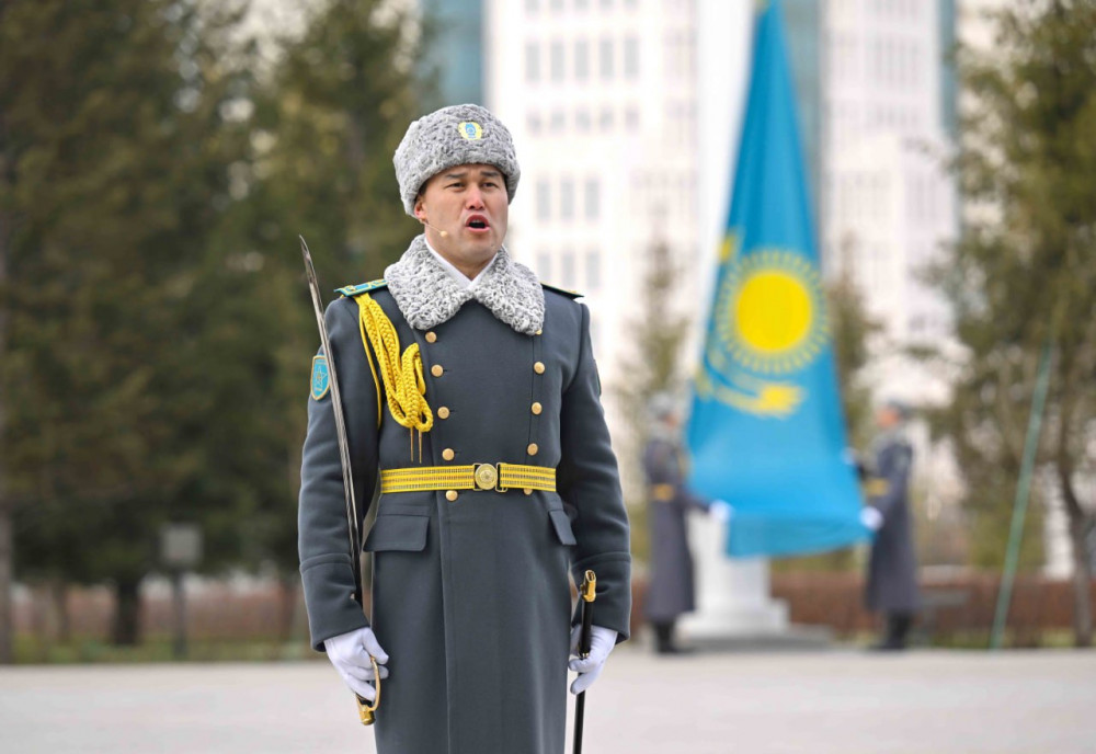 Президент Мемлекеттік ту көтеру рәсіміне қатысты