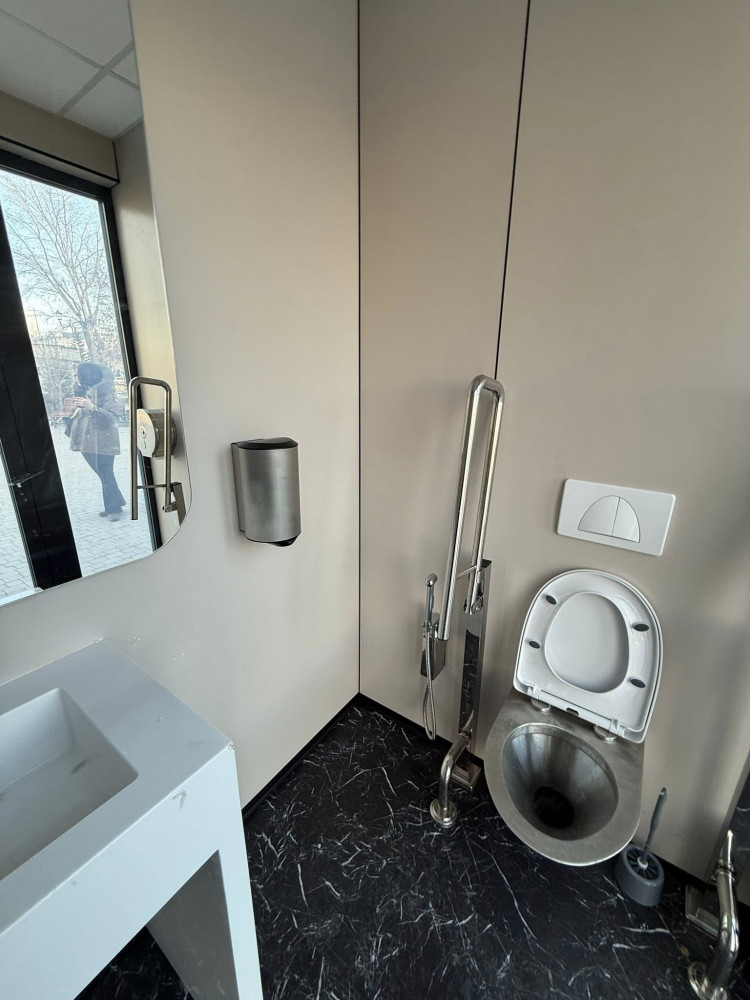 Астанада "біртүрлі" дәретхана пайда болды