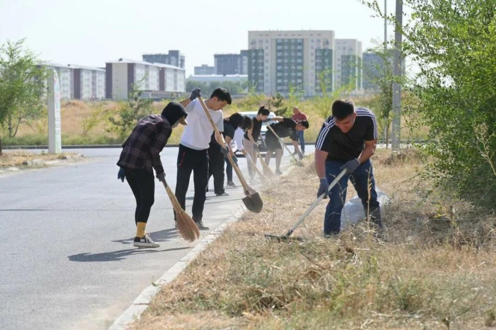 "Таза Қазақстан": Шымкенттегі Бадам өзенінің жағалауы күл-қоқыстан тазартылды
