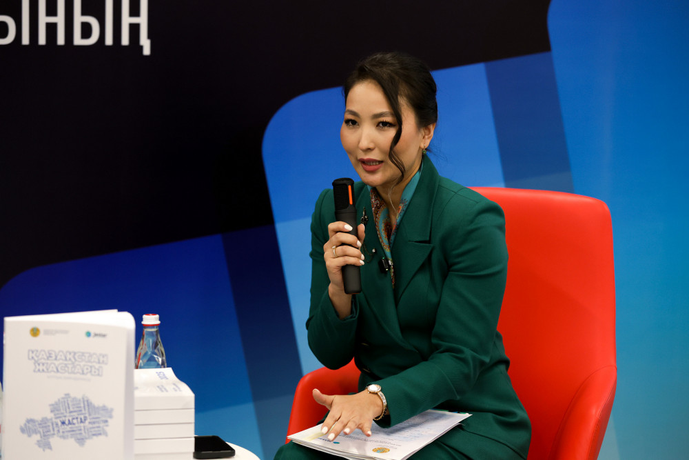 Қауіпсіздік және қолдау шаралары: 2025 жылғы жастар баяндамасының ерекшелігі неде?