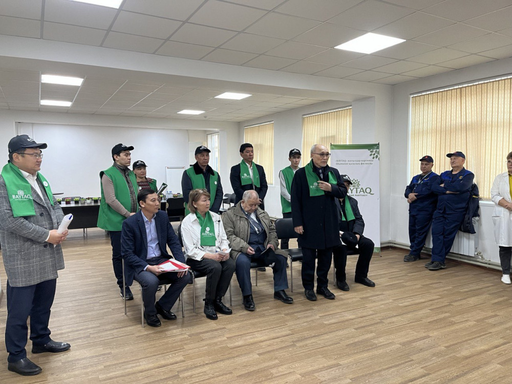 Baytaq партиясының Шымкенттегі кандидаттары «Рахат-Шымкент» фабрикасының ұжымымен кездесті