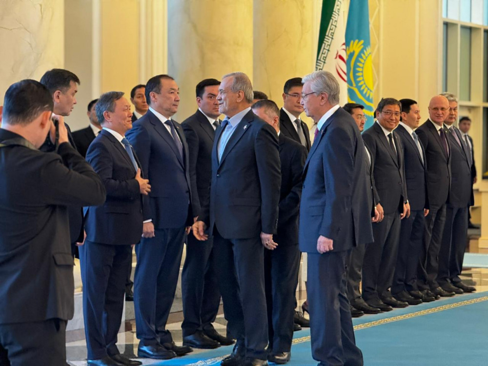 Тоқаев Ақордада Иран басшысын қарсы алды