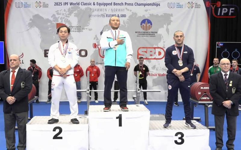 Ағадырлық 76 жастағы ақсақал мен ұлы әлем чемпионатында топ жарды