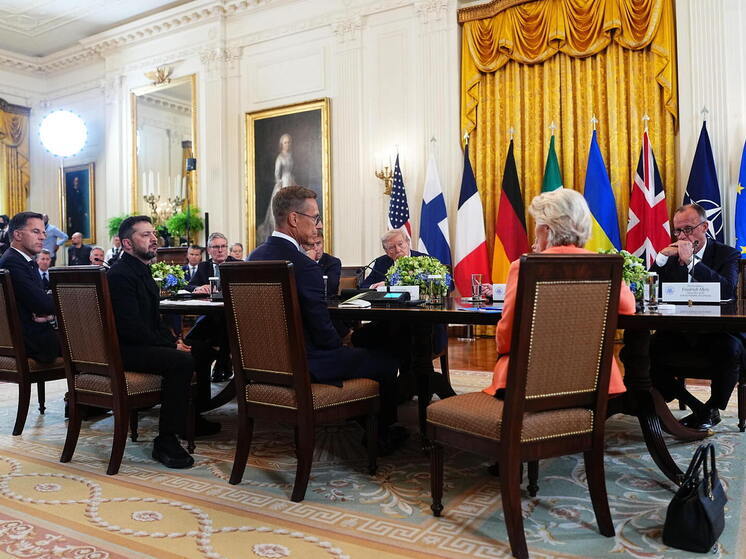 Әлемде: Трамптың ФРЖ-ға қысымы, Еуропадағы жаңа сын-қатерлер және Шығыс одағы