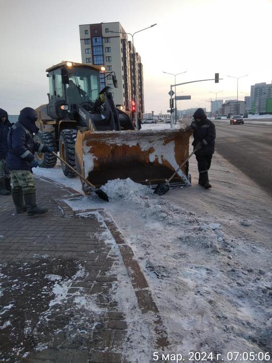 Астанада қар тазалауға 2,5 мыңнан астам жұмысшы шықты