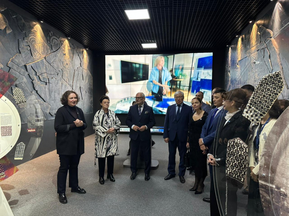 Астанада Эстонияның қолғап көрмесі ашылды